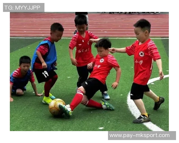 小学五人制足球精彩比赛视频集锦让你领略足球魅力与团队合作精神 小学五人制足球精彩比赛视频集锦让你领略足球魅力与团队合作精神